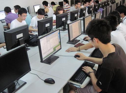 計算機科學與技術專業(yè)圖冊 探索技術開發(fā)的核心領域